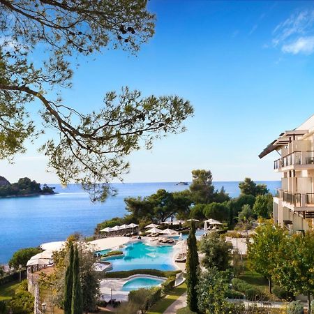 Hotel Monte Mulini Rovigno Esterno foto The hotel's swimming pool