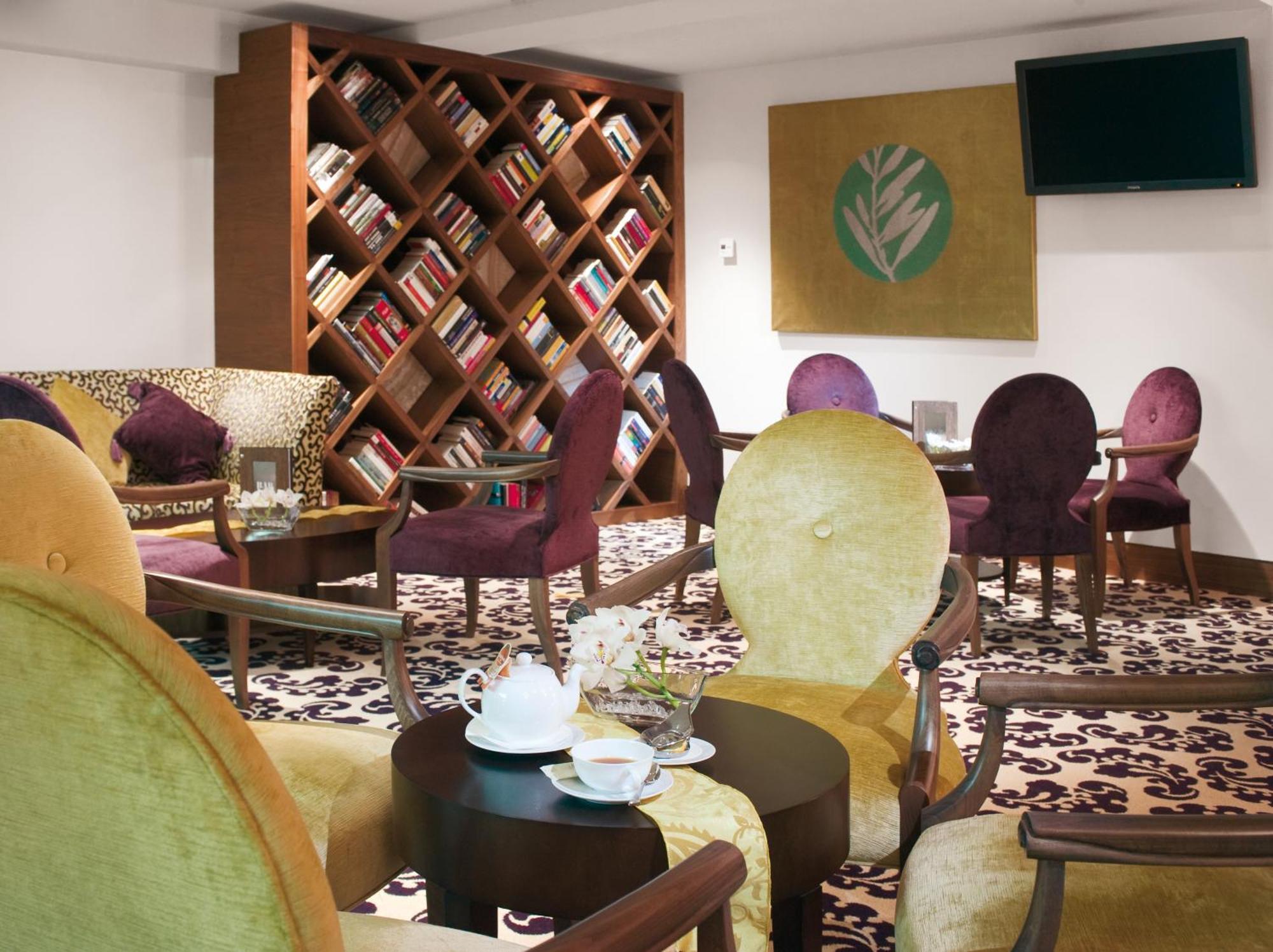 Hotel Monte Mulini Rovigno Esterno foto Library