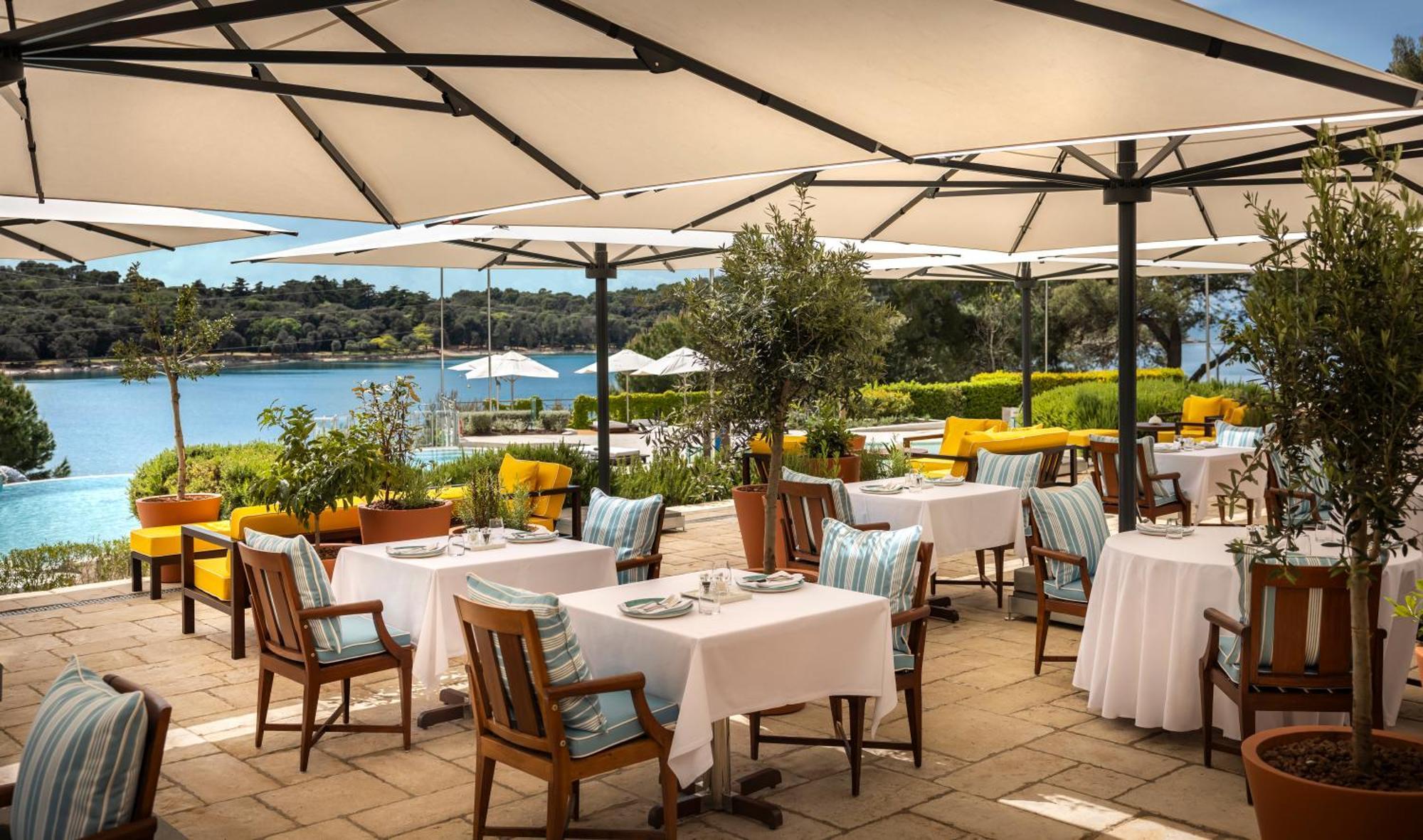 Hotel Monte Mulini Rovigno Esterno foto Restaurant
